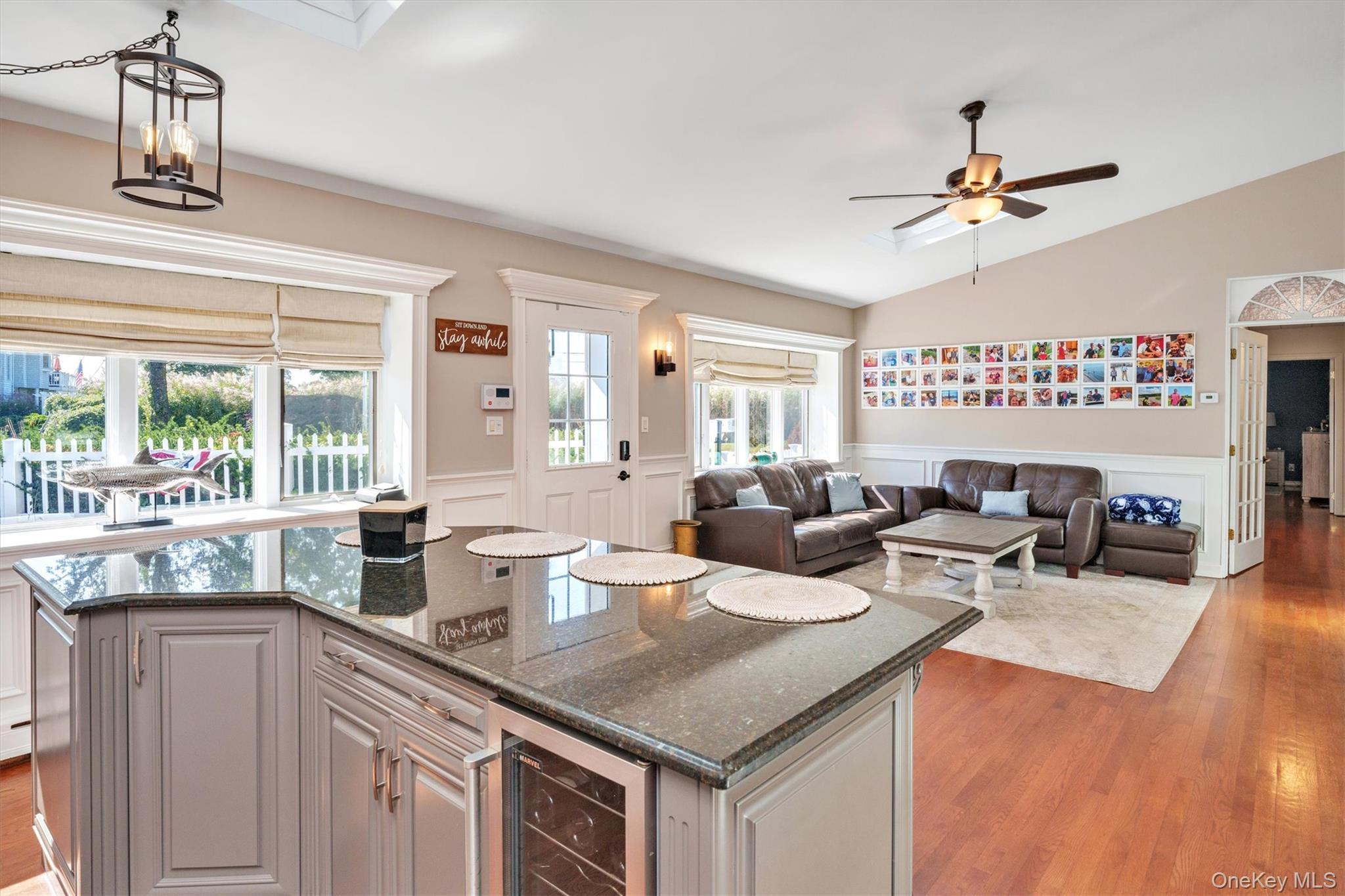 Single Family Middlesex Suffolk County, NY 11769, MLS-924599-4