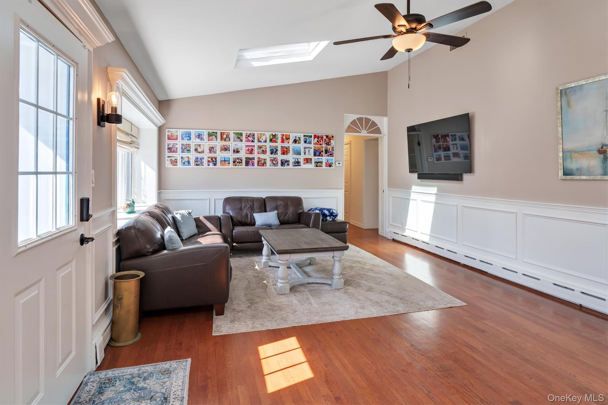 Single Family Middlesex Suffolk County, NY 11769, MLS-924599-6