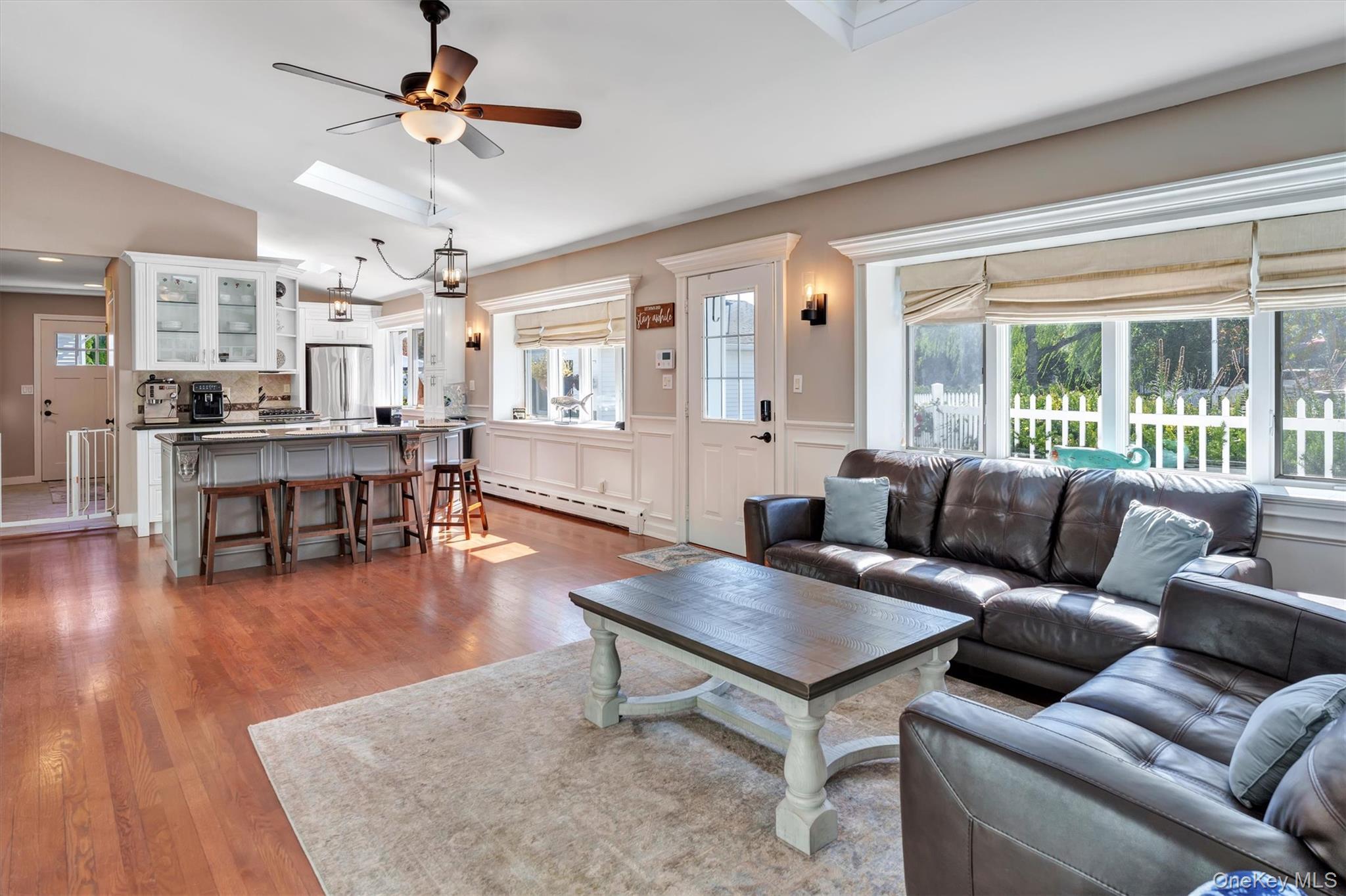 Single Family Middlesex Suffolk County, NY 11769, MLS-924599-7