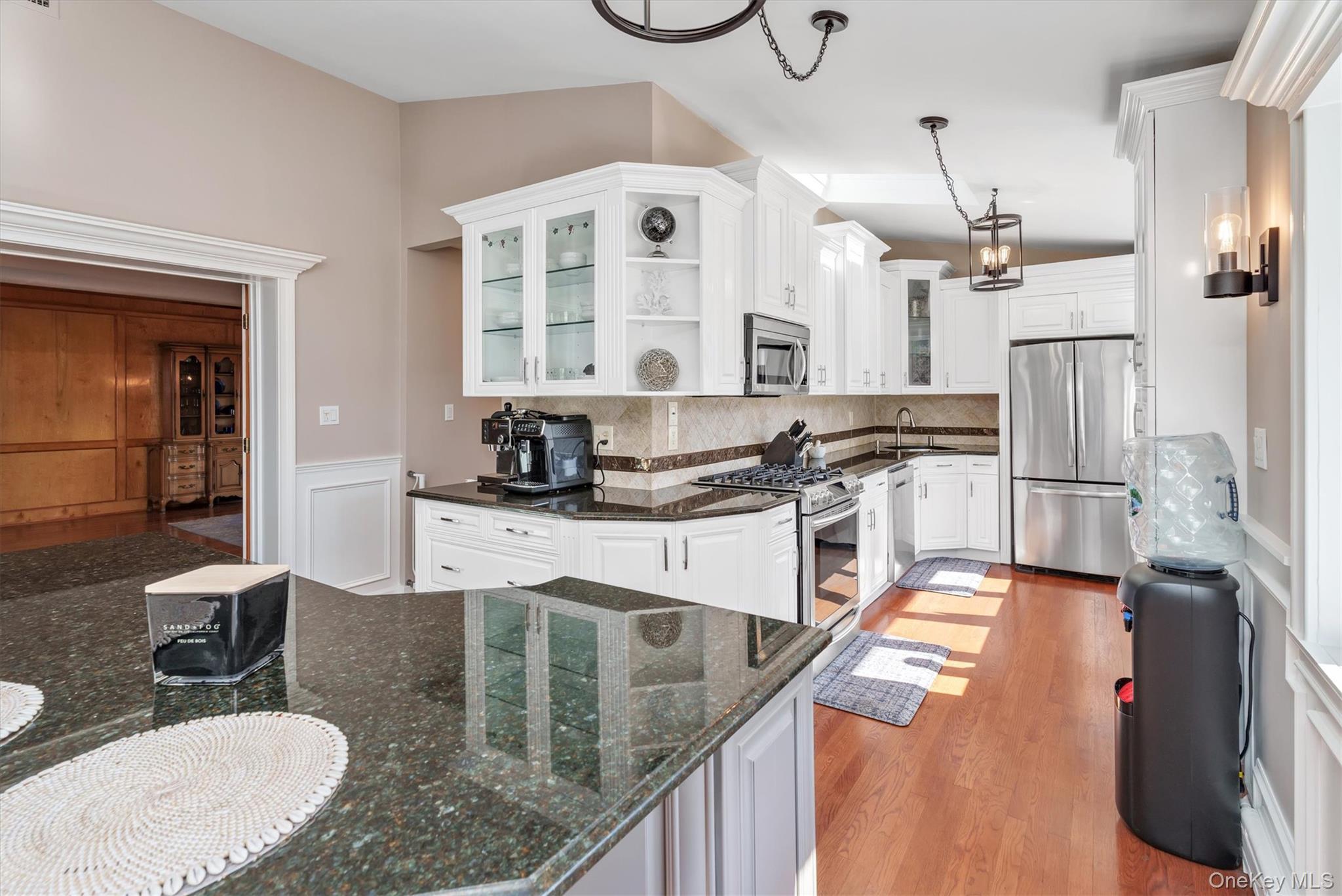 Single Family Middlesex Suffolk County, NY 11769, MLS-924599-9