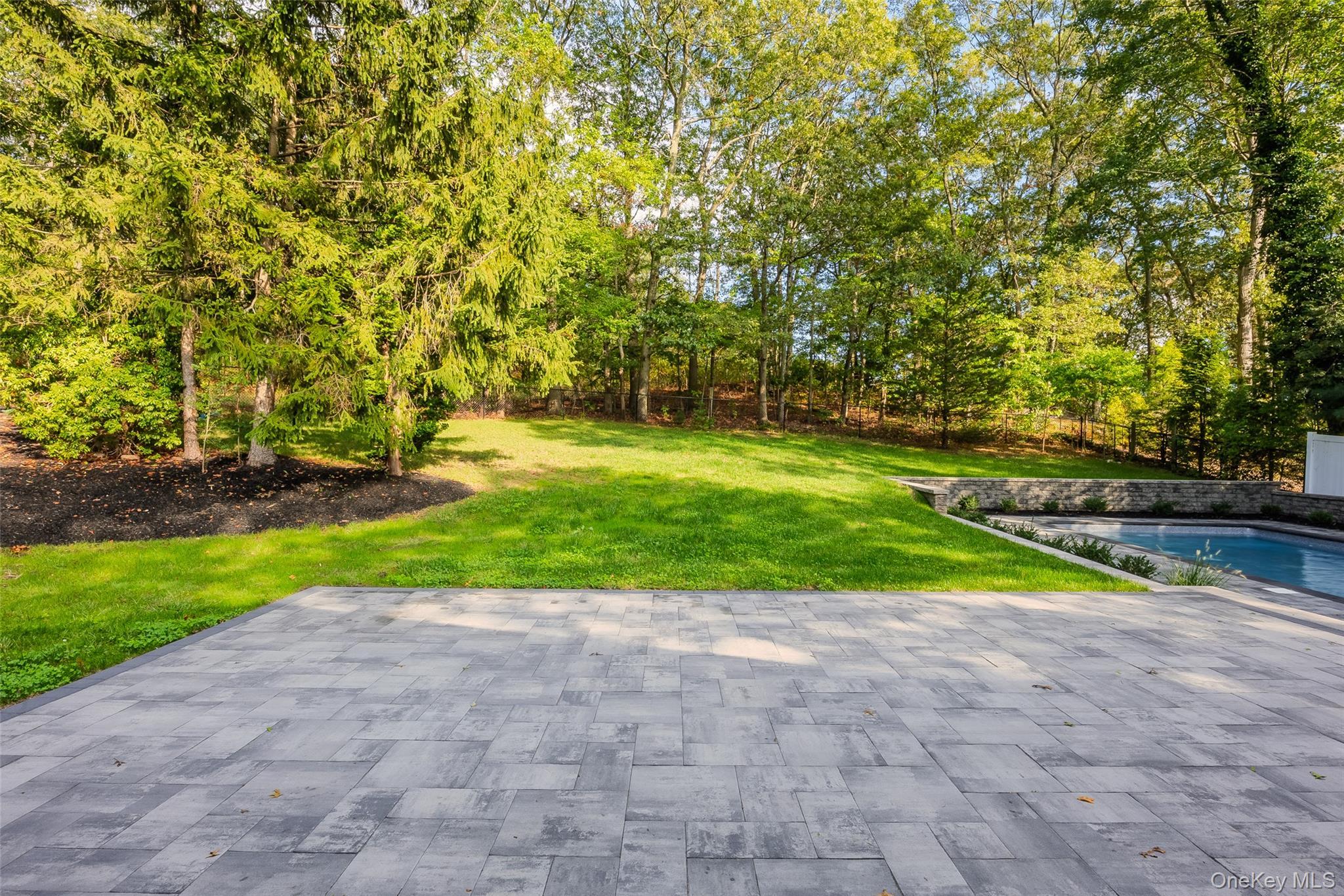 Single Family Seward Suffolk County, NY 11746, MLS-924617-11