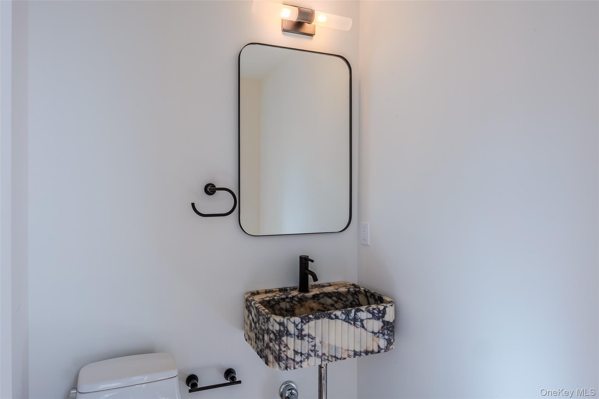 Single Family Seward Suffolk County, NY 11746, MLS-924617-15