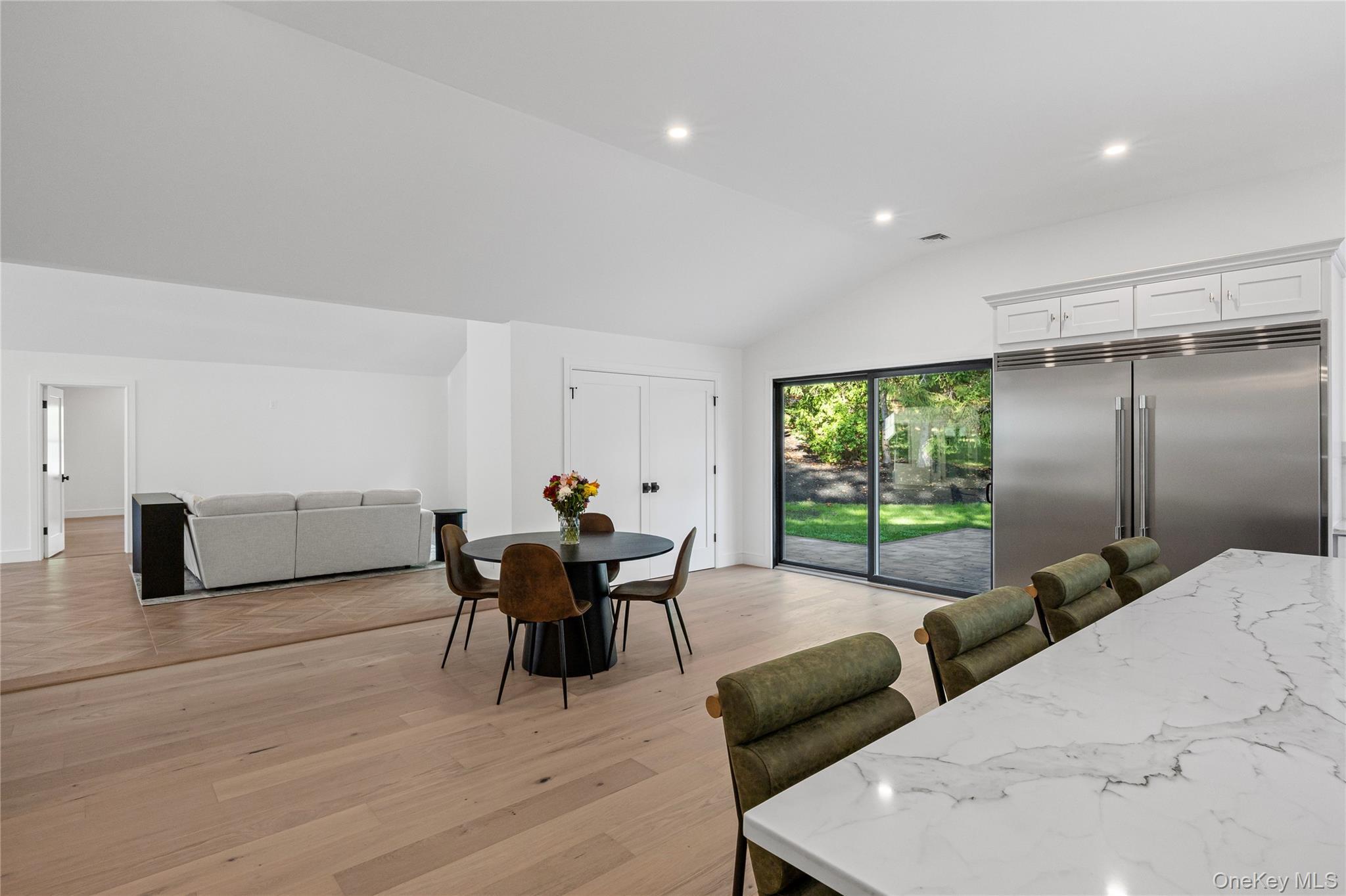 Single Family Seward Suffolk County, NY 11746, MLS-924617-25