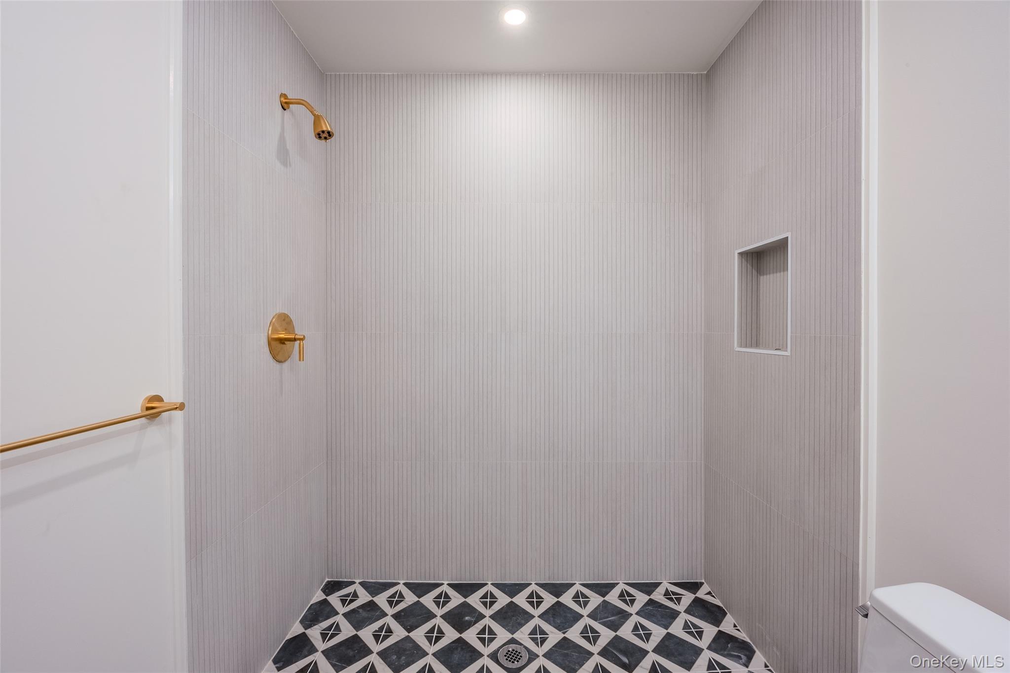 Single Family Seward Suffolk County, NY 11746, MLS-924617-29