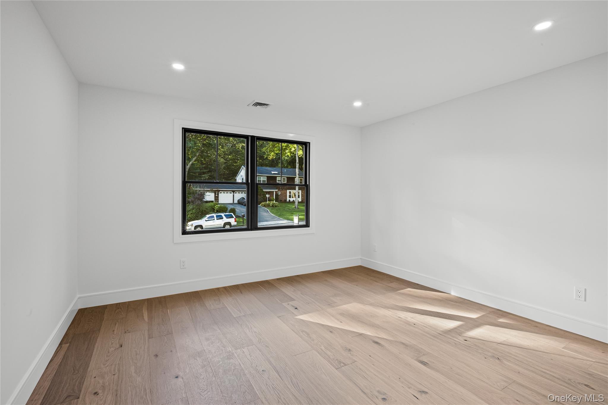 Single Family Seward Suffolk County, NY 11746, MLS-924617-31