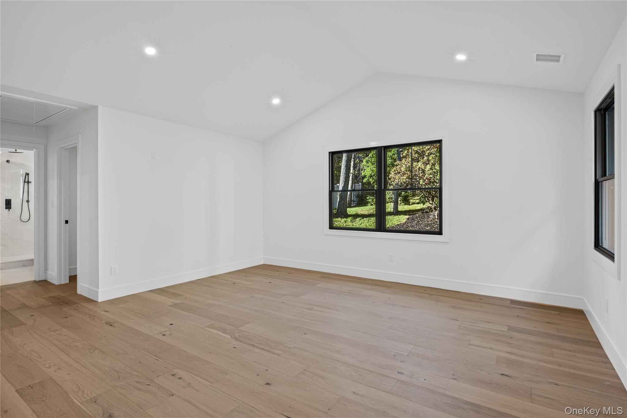 Single Family Seward Suffolk County, NY 11746, MLS-924617-37