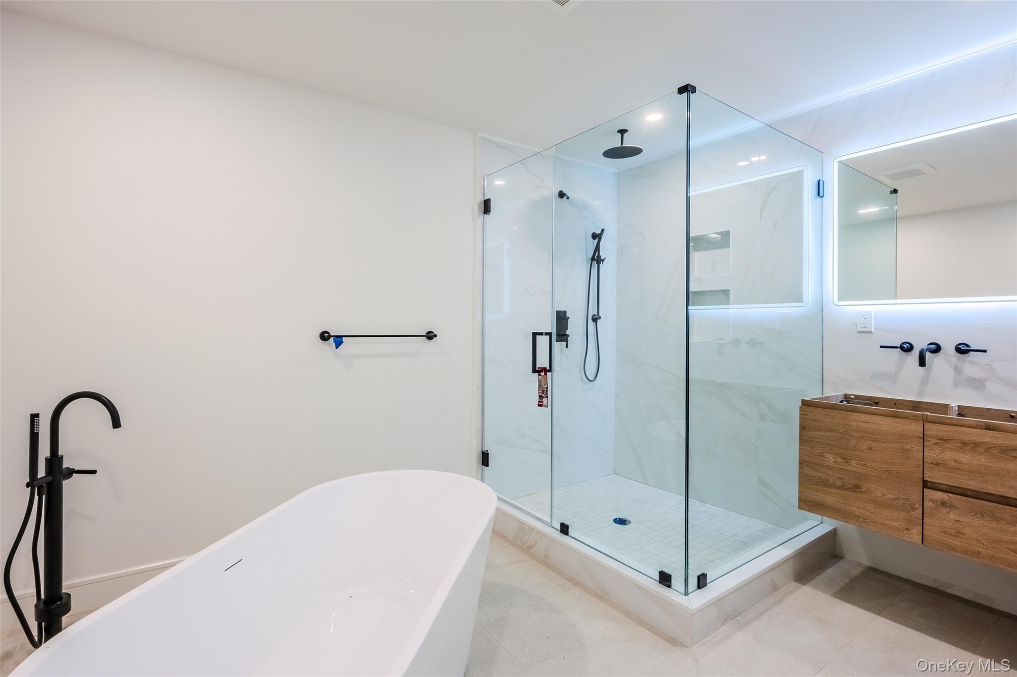 Single Family Seward Suffolk County, NY 11746, MLS-924617-39