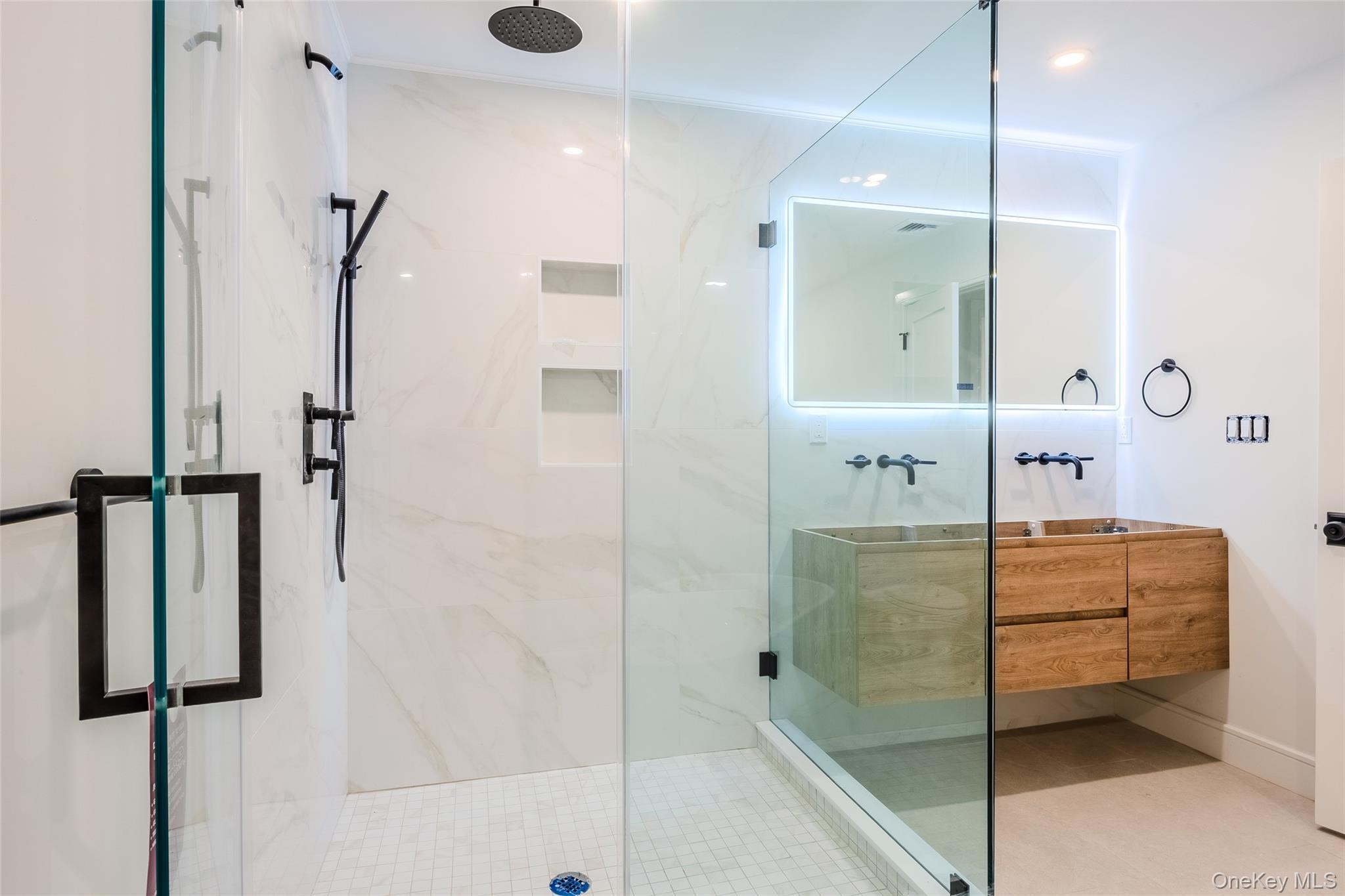 Single Family Seward Suffolk County, NY 11746, MLS-924617-40