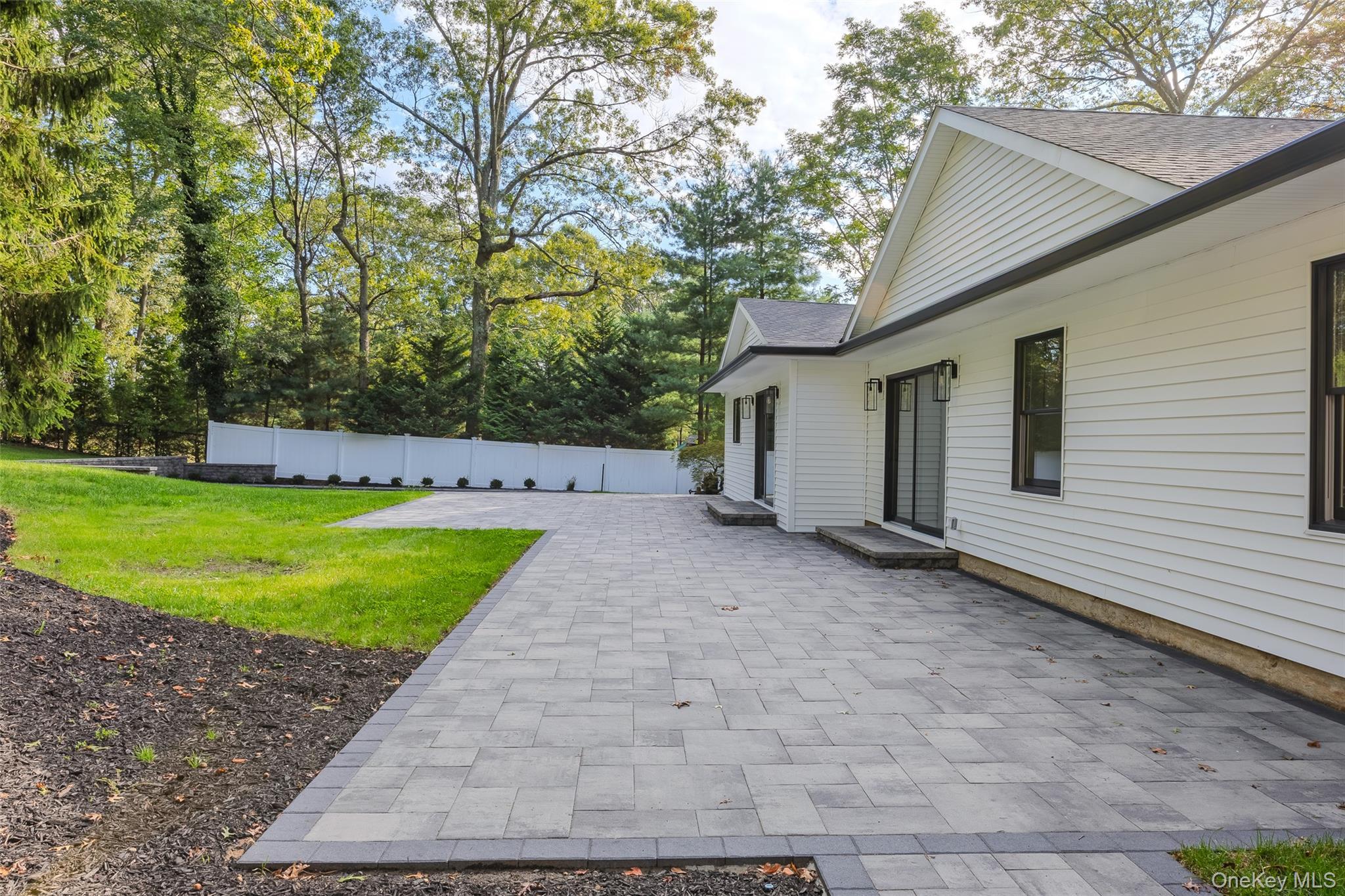 Single Family Seward Suffolk County, NY 11746, MLS-924617-7