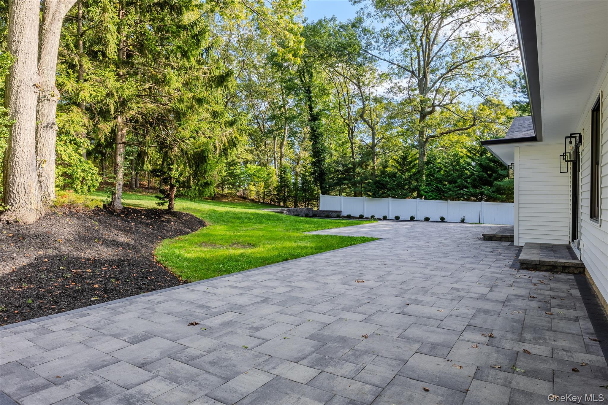 Single Family Seward Suffolk County, NY 11746, MLS-924617-9