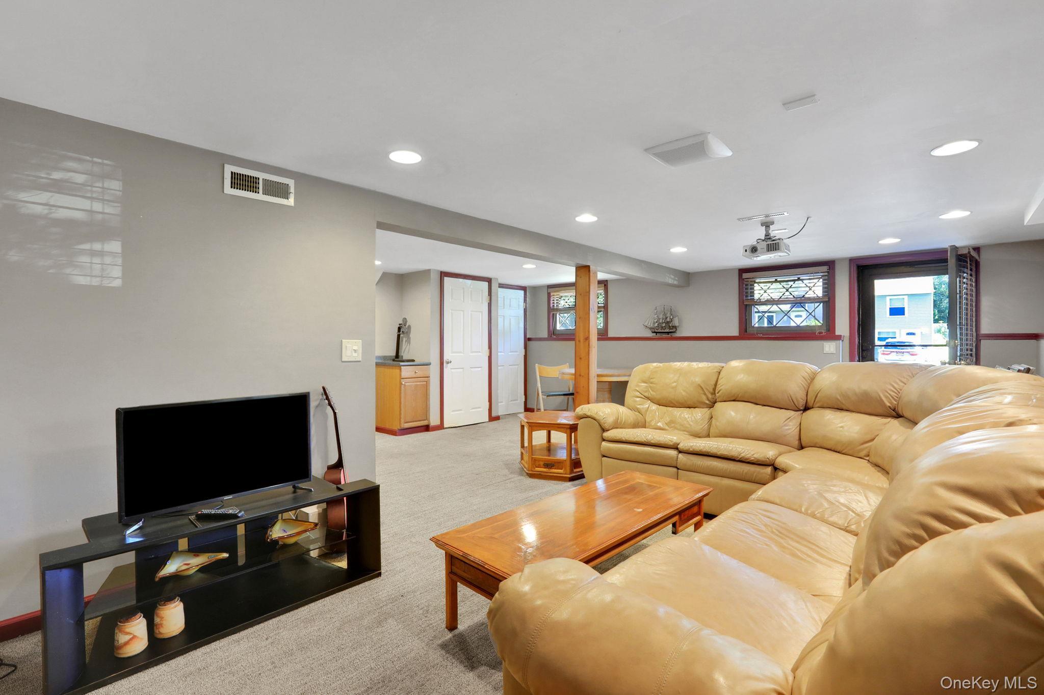 Single Family Benton  Dutchess County, NY 12603, MLS-924618-22