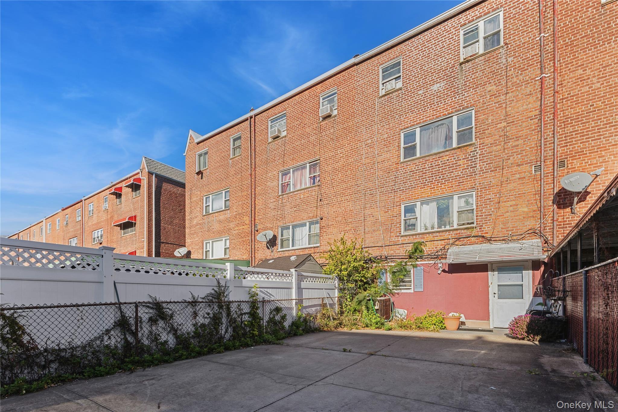 Single Family Jerome  Brooklyn, NY 11207, MLS-924661-21