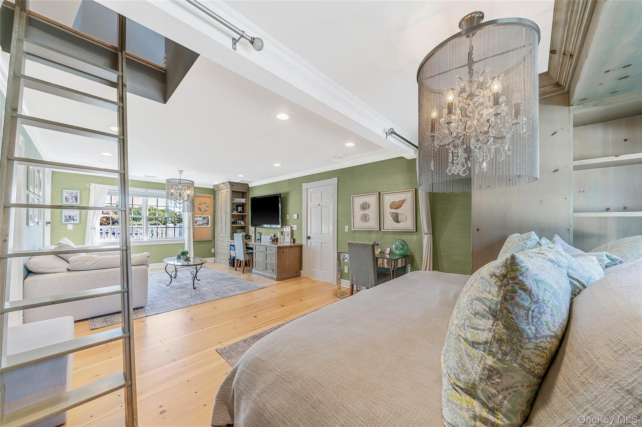 Single Family Maple Suffolk County, NY 11751, MLS-924680-20