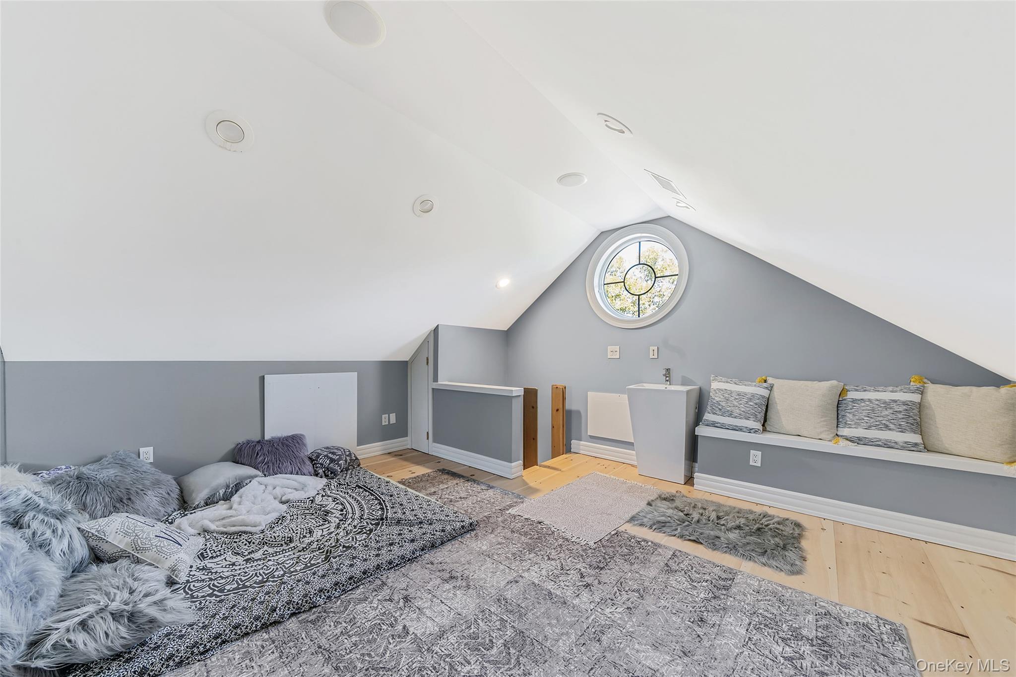 Single Family Maple Suffolk County, NY 11751, MLS-924680-23