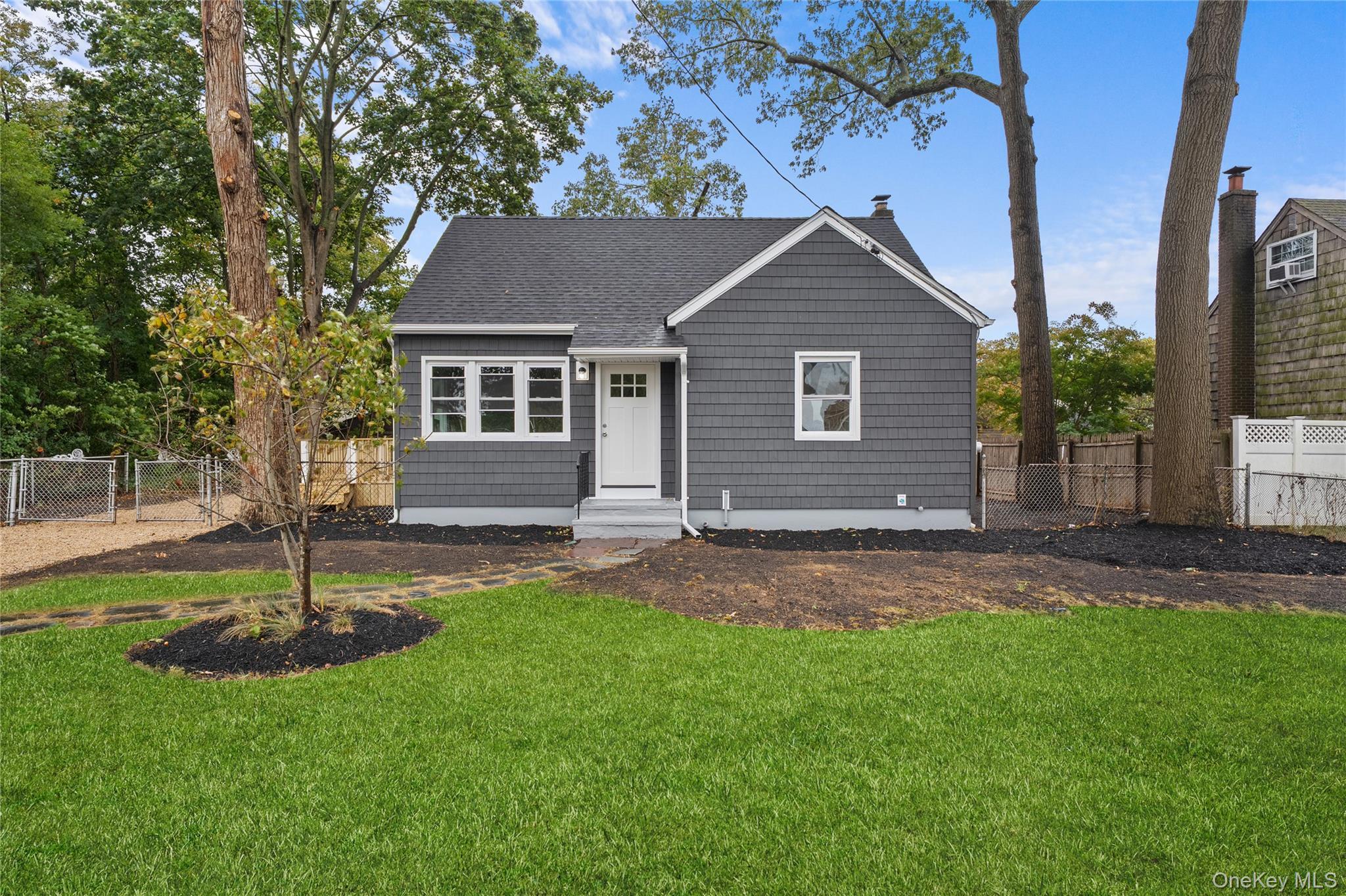 Single Family Phelps  Suffolk County, NY 11703, MLS-924704-2