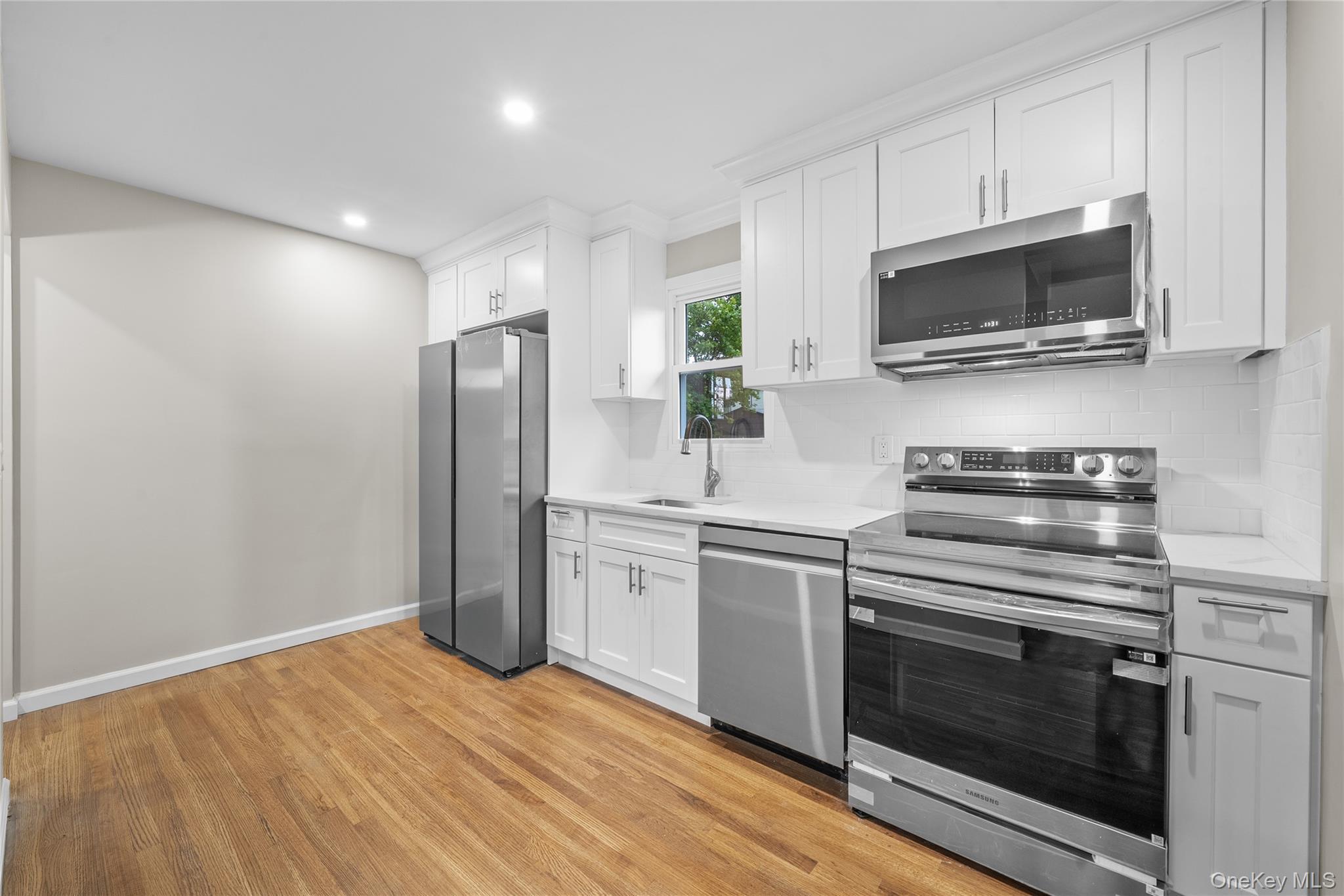 Single Family Phelps  Suffolk County, NY 11703, MLS-924704-4