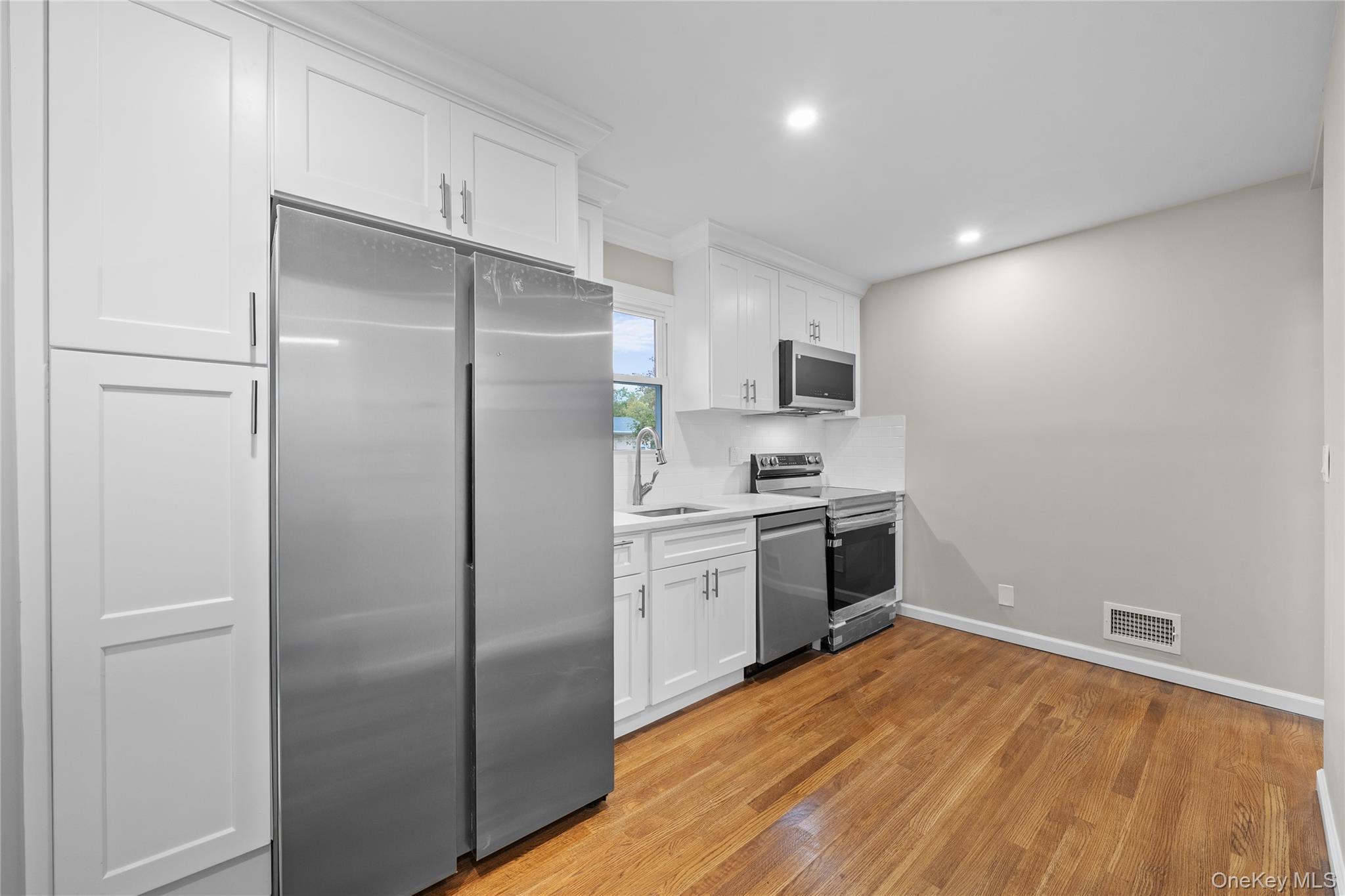 Single Family Phelps  Suffolk County, NY 11703, MLS-924704-5