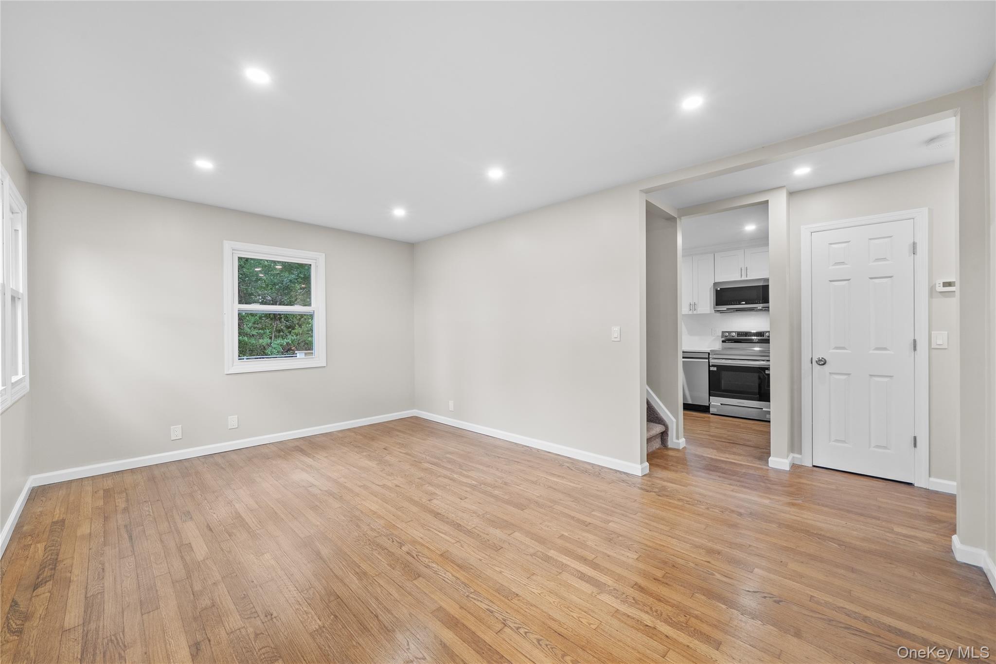 Single Family Phelps  Suffolk County, NY 11703, MLS-924704-7