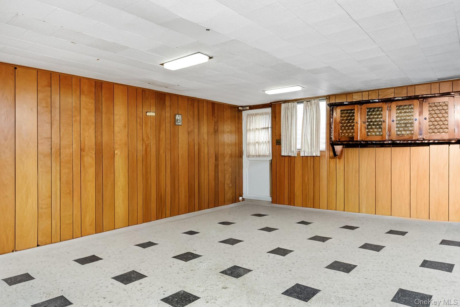 Single Family 69th  Queens, NY 11379, MLS-924712-16