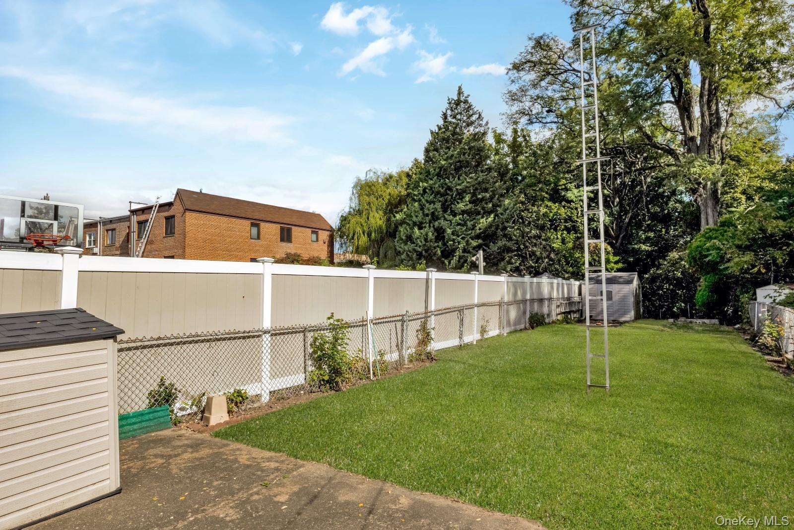 Single Family 69th  Queens, NY 11379, MLS-924712-21