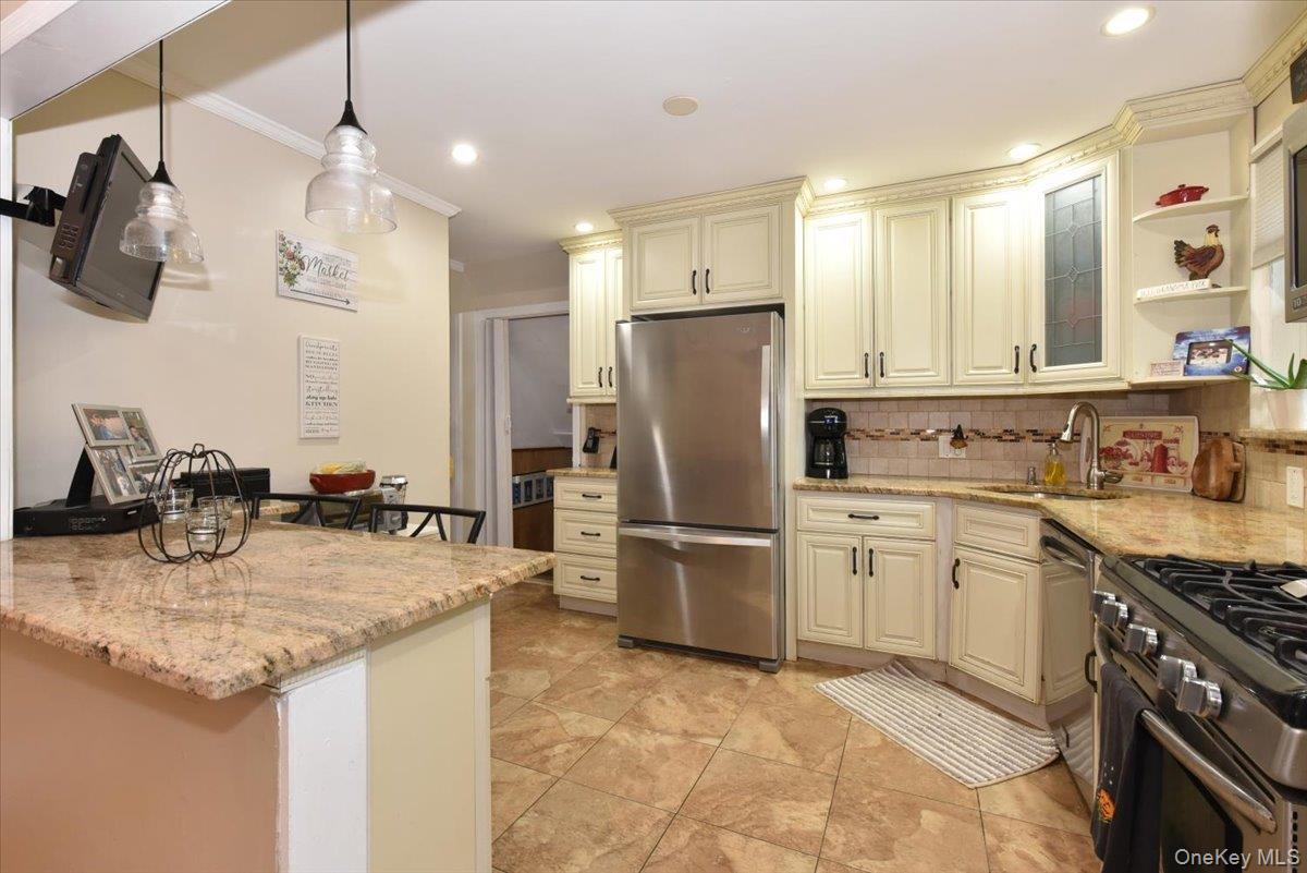 Single Family Ford  Nassau County, NY 11758, MLS-924762-14