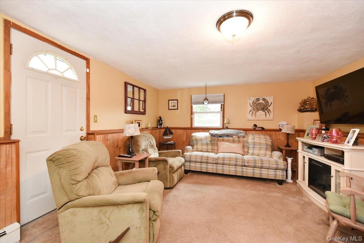 Single Family Ford  Nassau County, NY 11758, MLS-924762-16