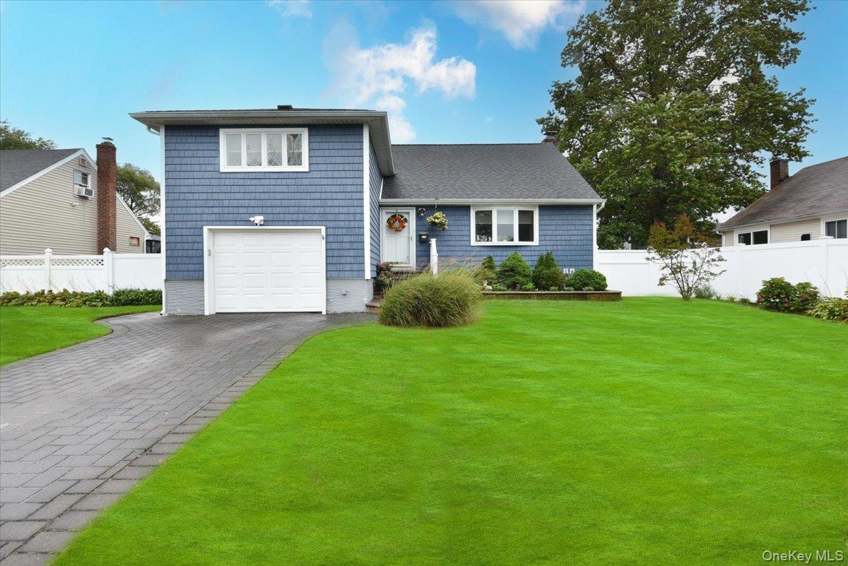 Single Family Ford  Nassau County, NY 11758, MLS-924762-2