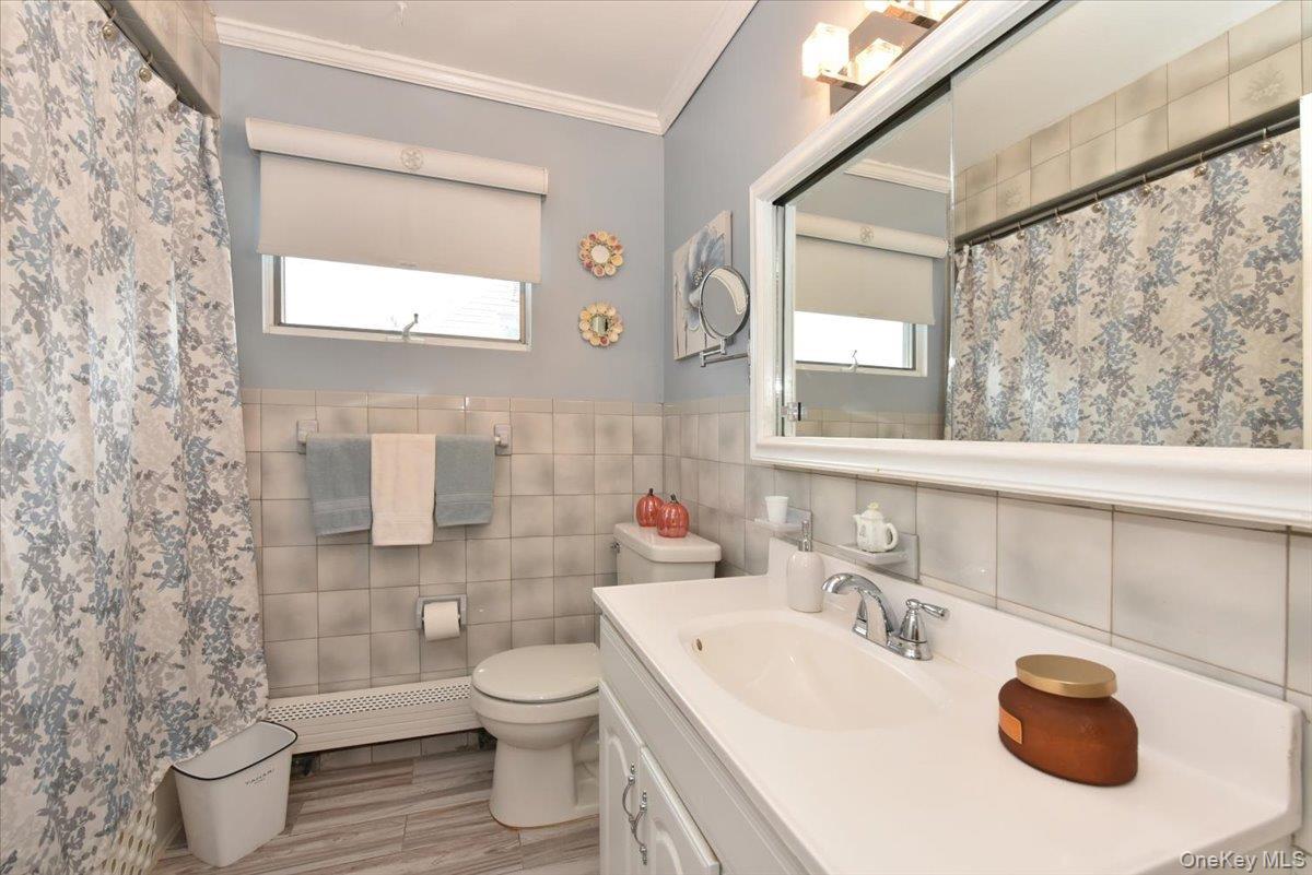 Single Family Ford  Nassau County, NY 11758, MLS-924762-21