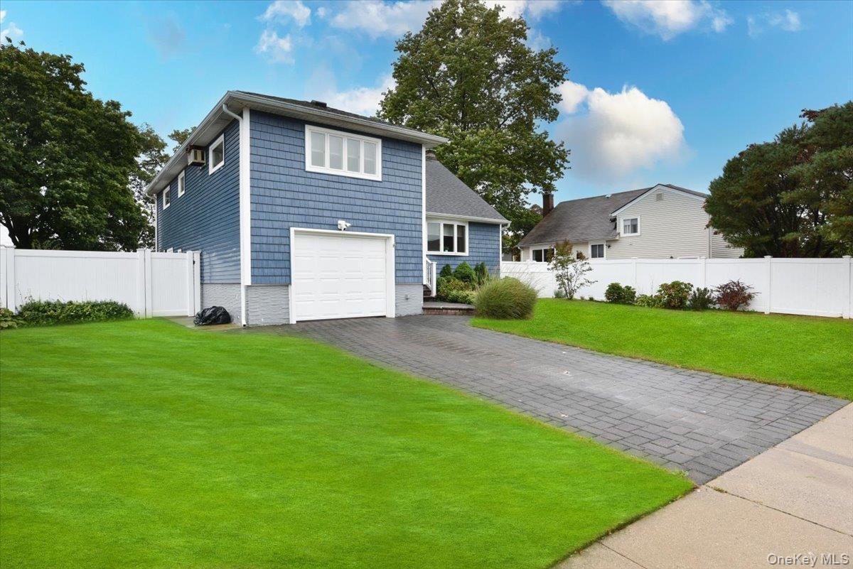 Single Family Ford  Nassau County, NY 11758, MLS-924762-3