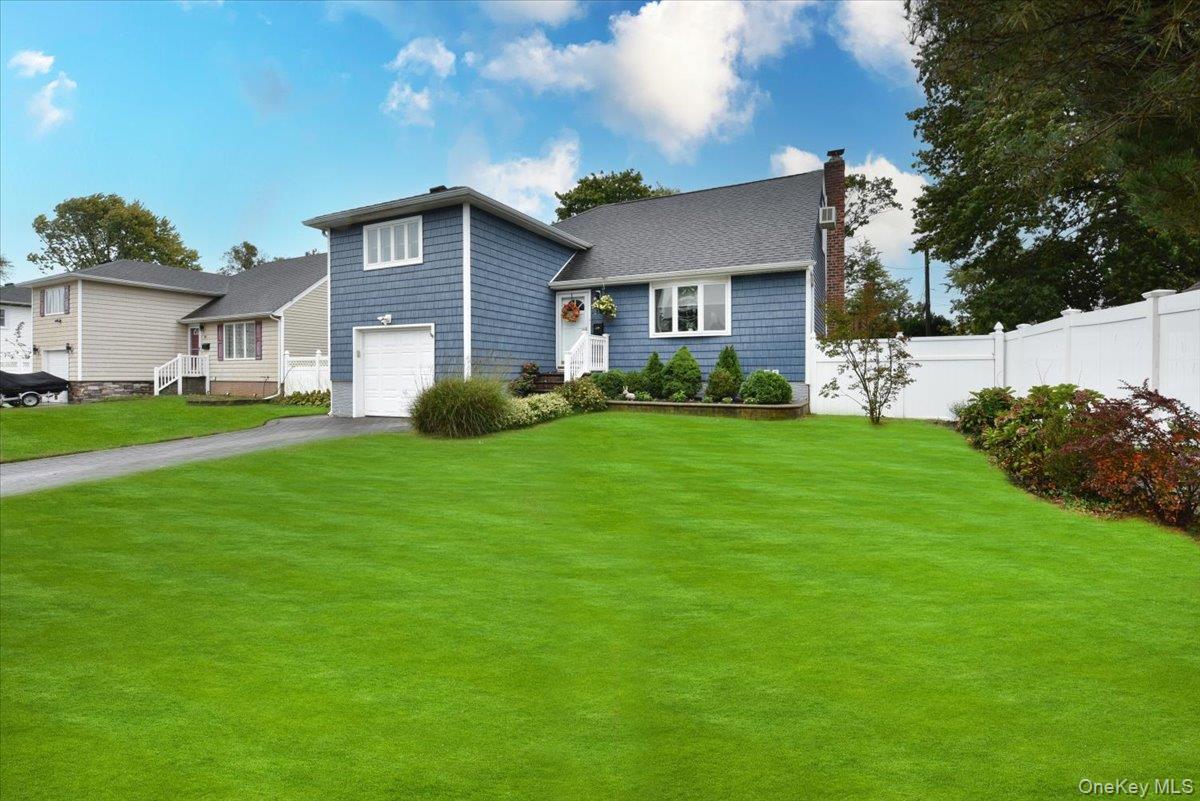 Single Family Ford  Nassau County, NY 11758, MLS-924762-4