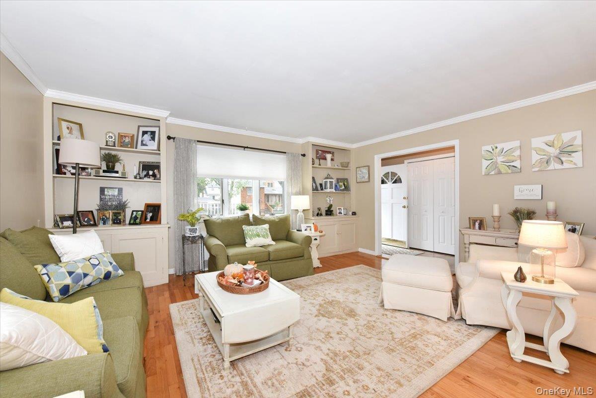 Single Family Ford  Nassau County, NY 11758, MLS-924762-5