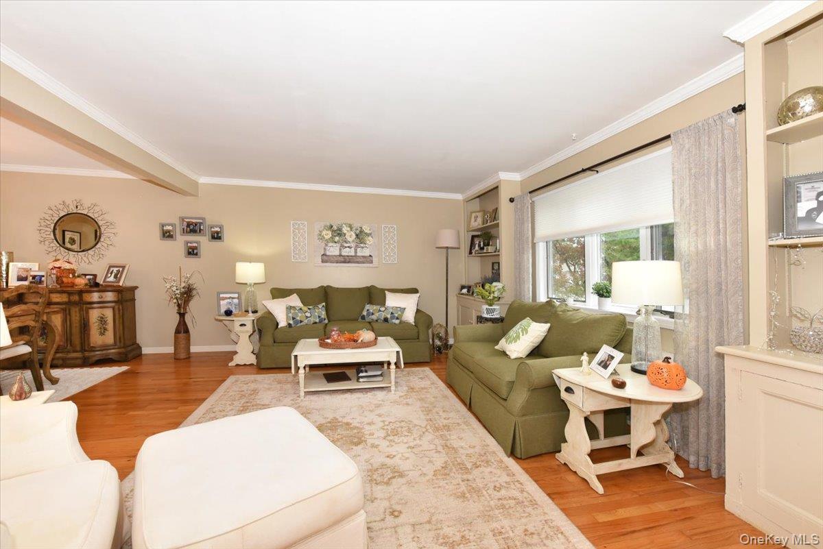 Single Family Ford  Nassau County, NY 11758, MLS-924762-7