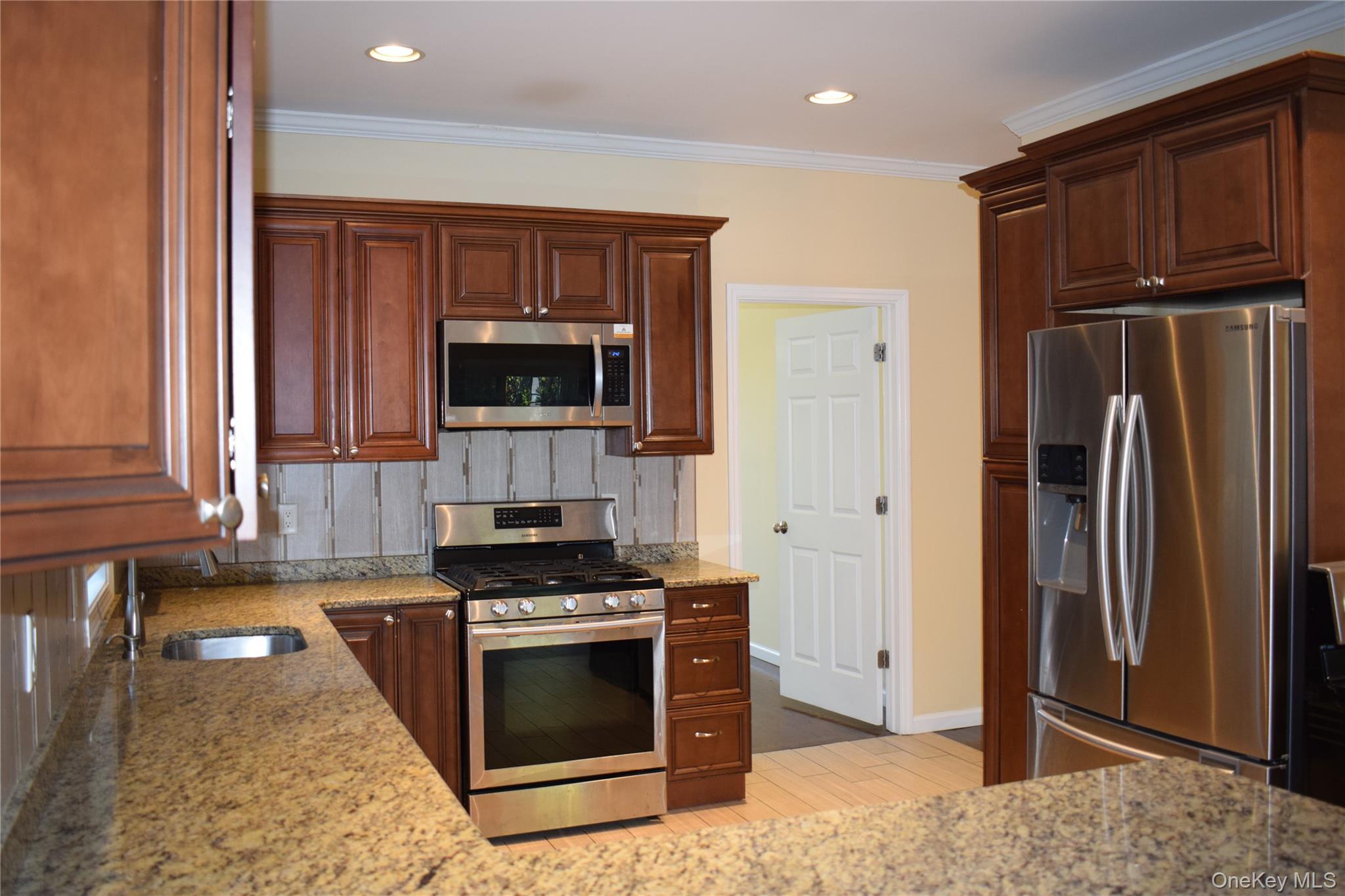 Single Family Alia Dutchess County, NY 12603, MLS-924773-5