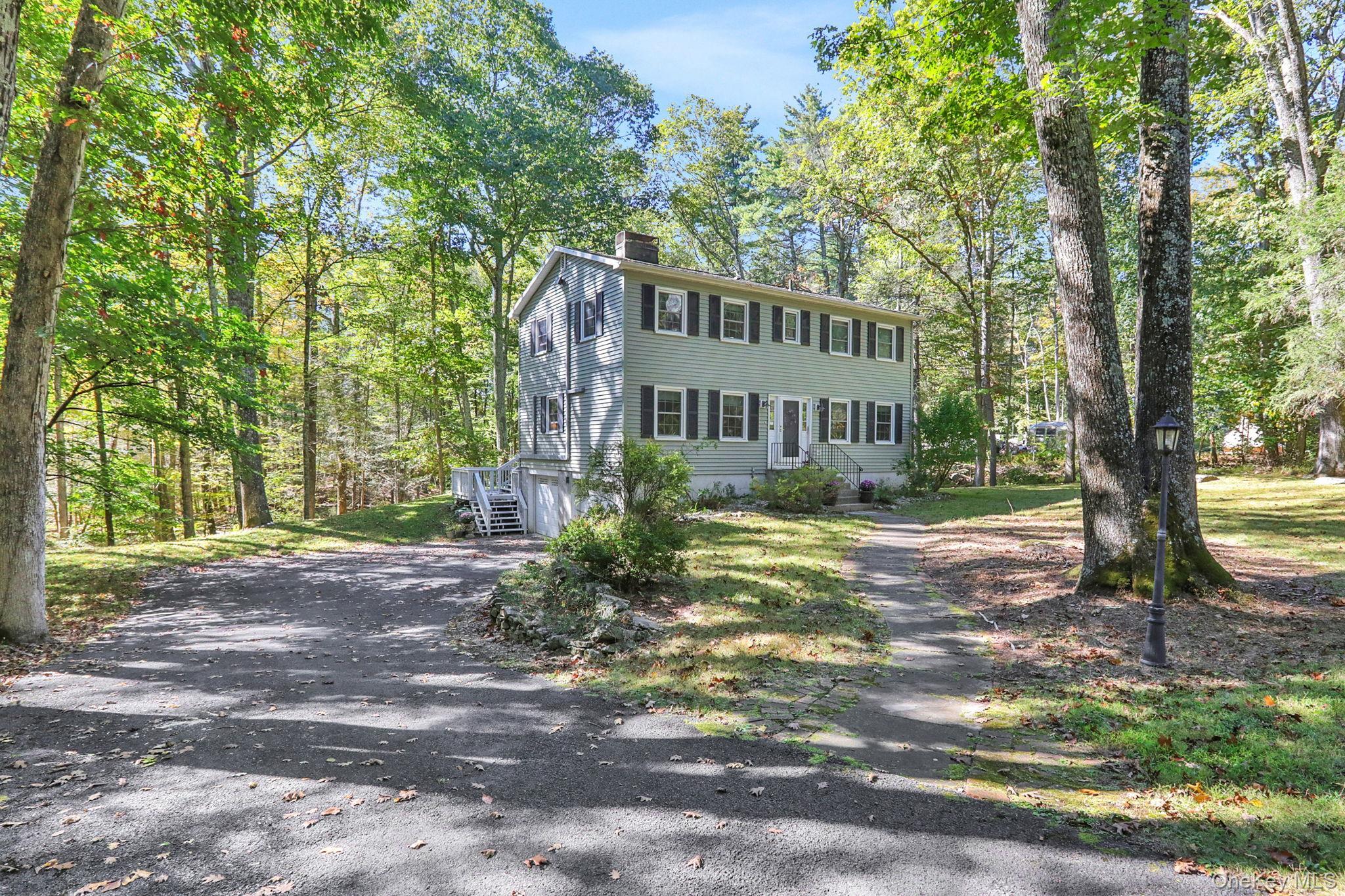 Single Family Old Post Ulster County, NY 12561, MLS-924777-2