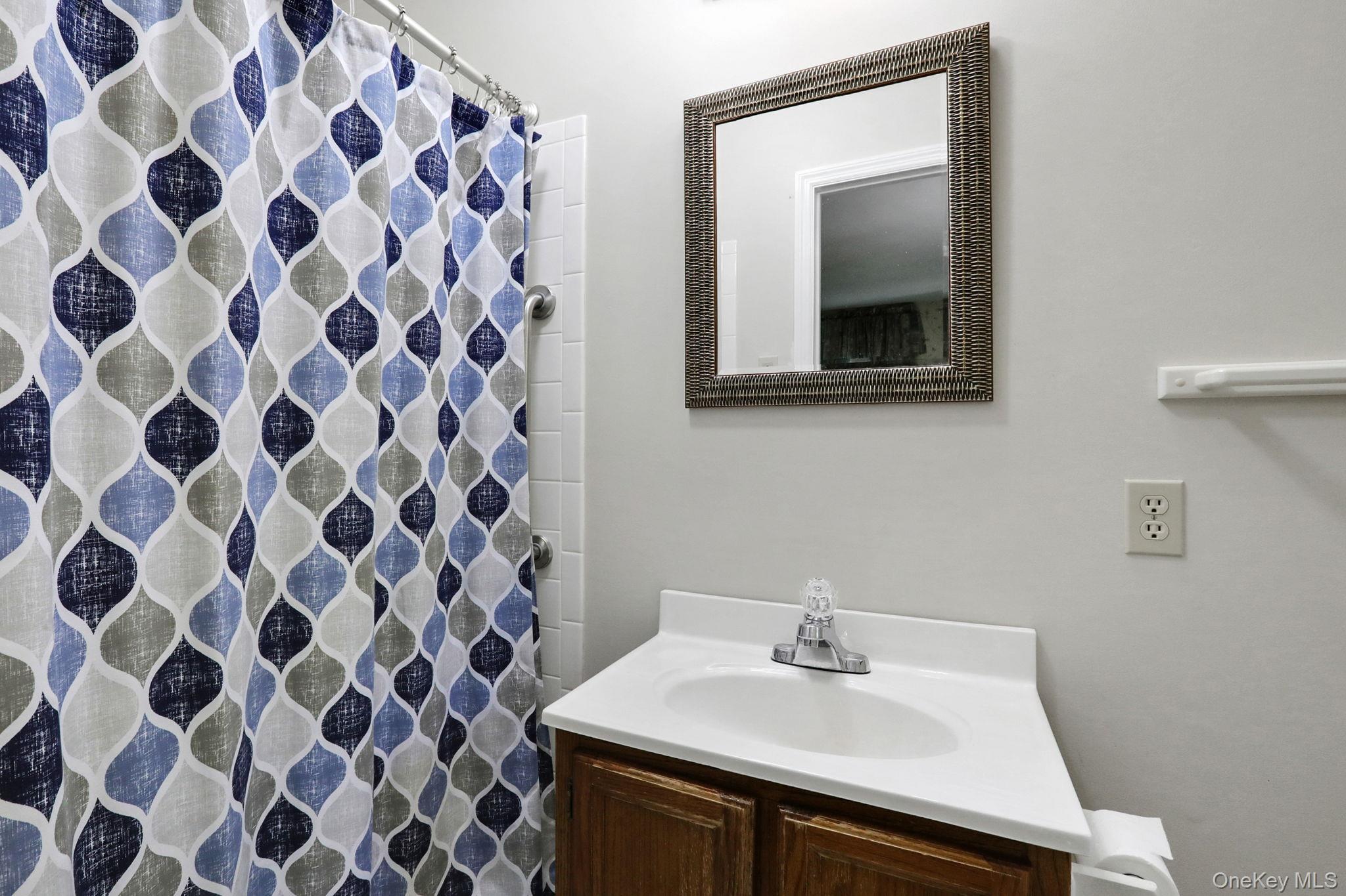 Single Family Old Post Ulster County, NY 12561, MLS-924777-22