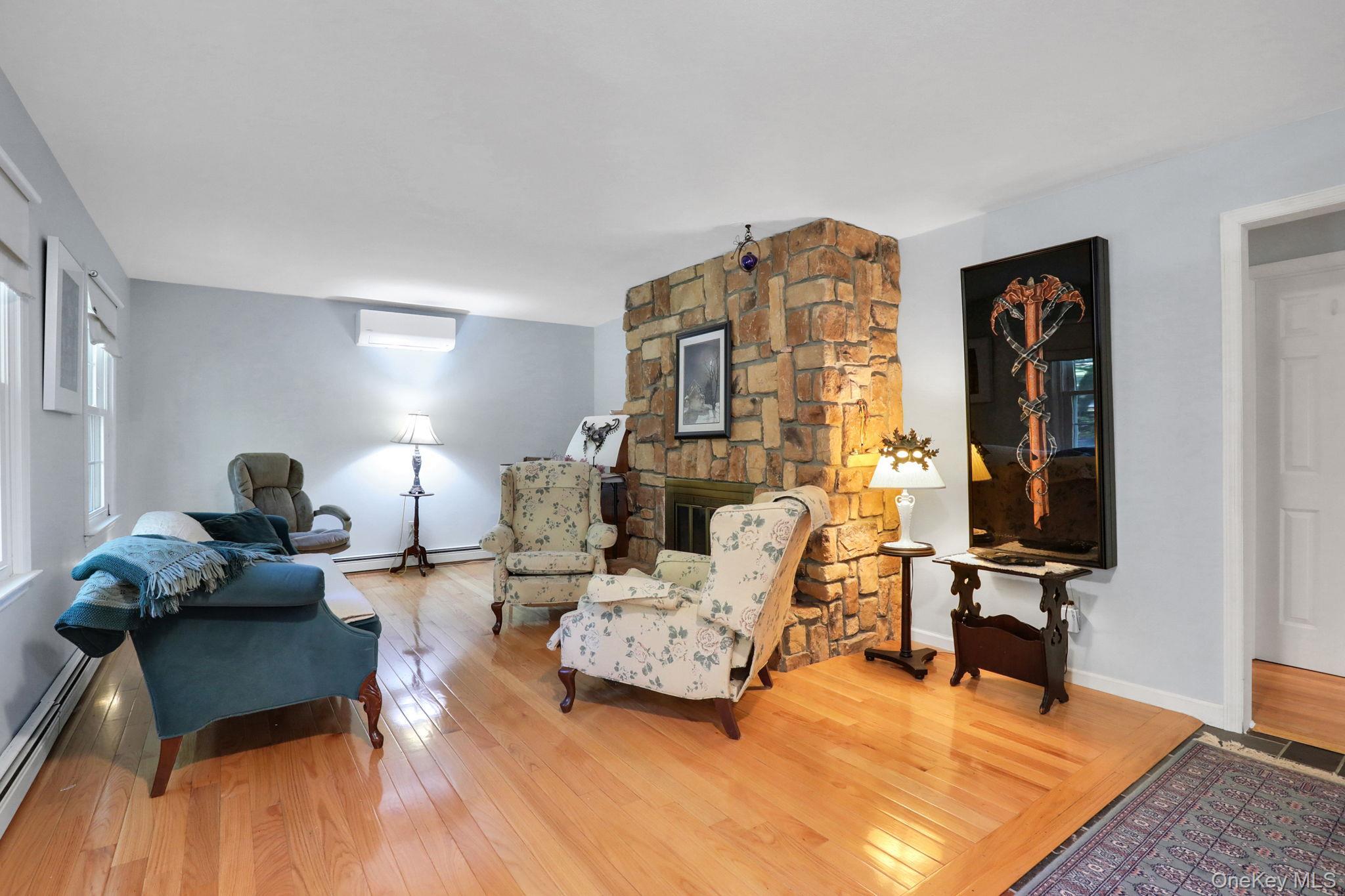 Single Family Old Post Ulster County, NY 12561, MLS-924777-5