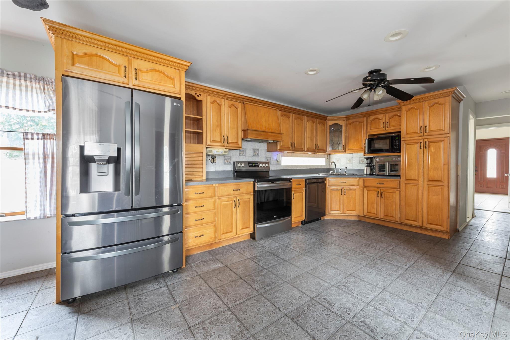 Single Family 35th  Queens, NY 11354, MLS-924781-10