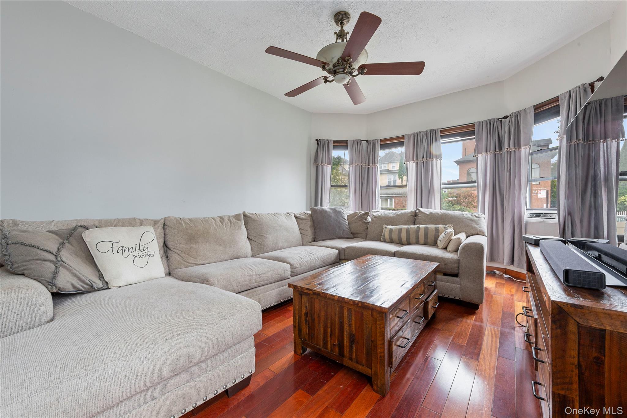 Single Family 35th  Queens, NY 11354, MLS-924781-2