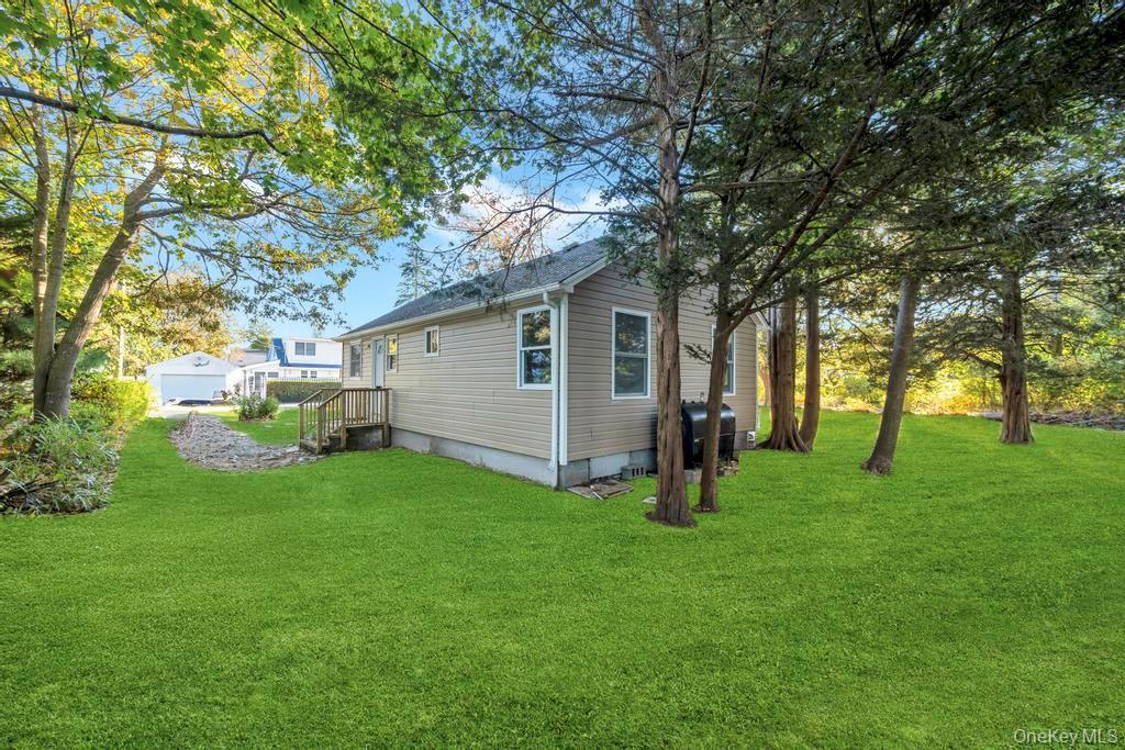 Single Family Elm Suffolk County, NY 11951, MLS-924799-10