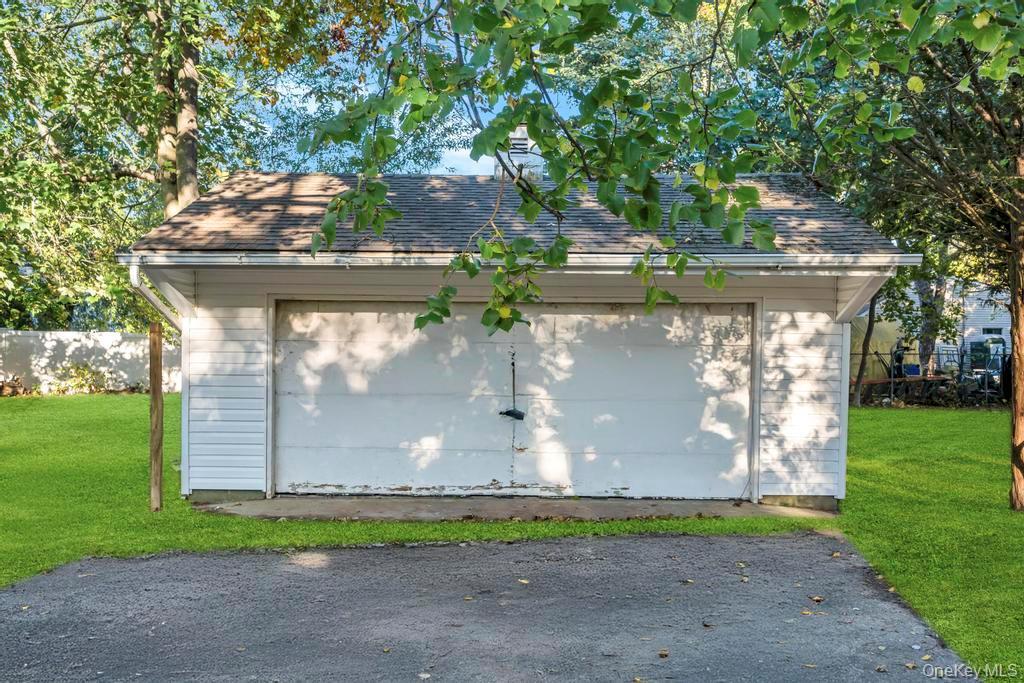 Single Family Elm Suffolk County, NY 11951, MLS-924799-11