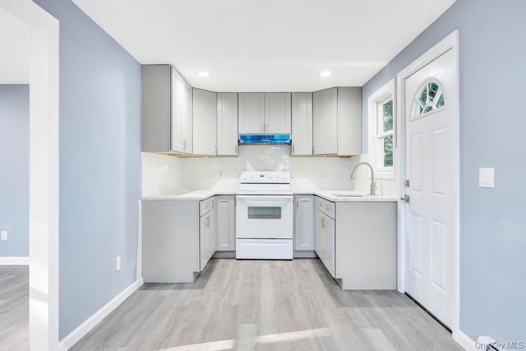 Single Family Elm Suffolk County, NY 11951, MLS-924799-22