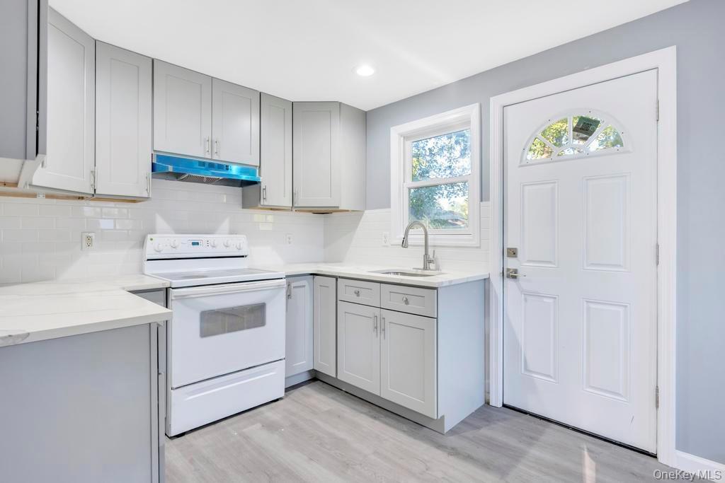 Single Family Elm Suffolk County, NY 11951, MLS-924799-24