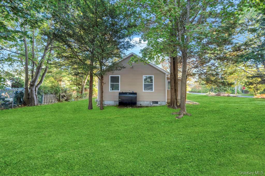 Single Family Elm Suffolk County, NY 11951, MLS-924799-9