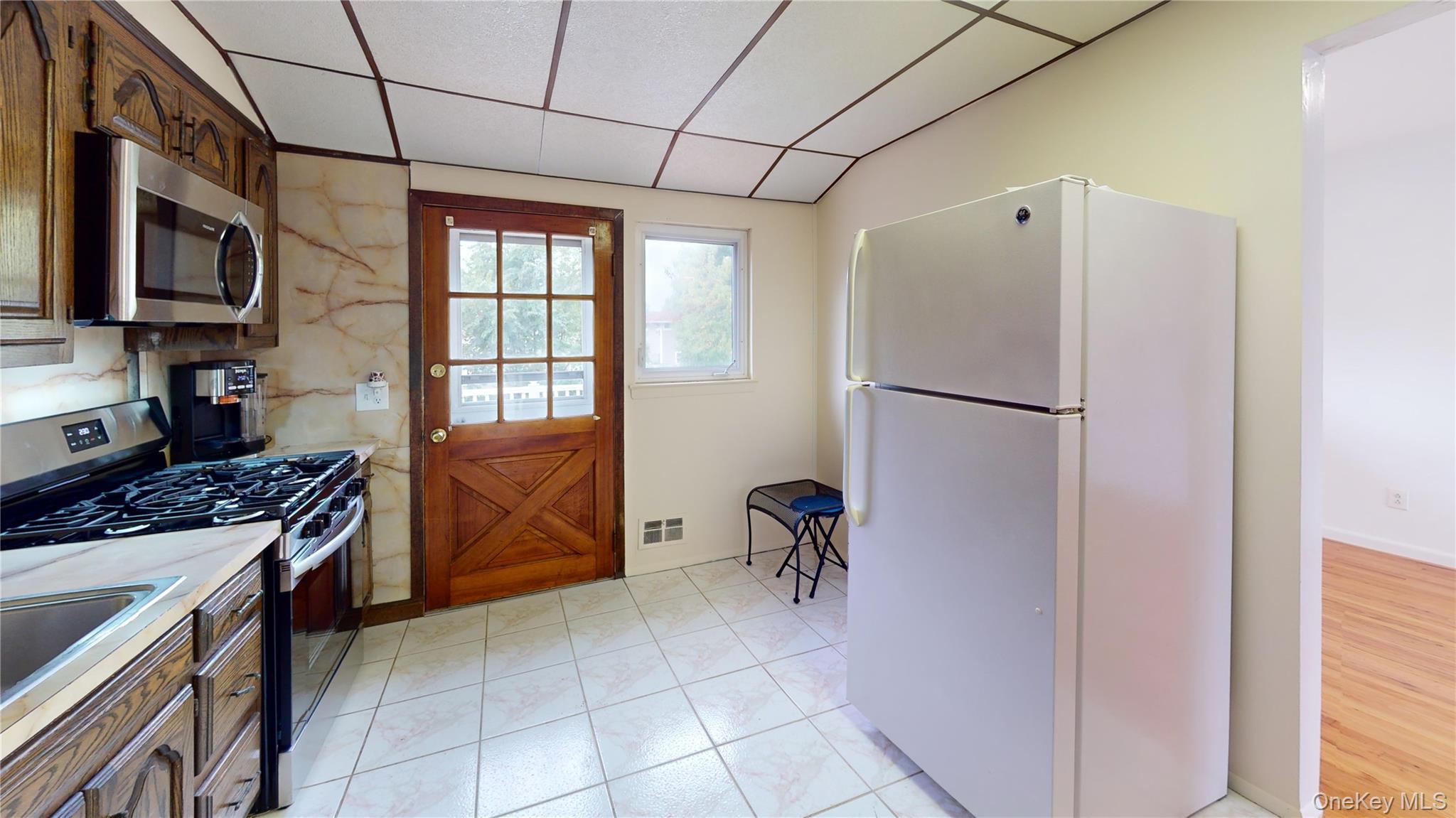 Single Family Carlls  Suffolk County, NY 11729, MLS-924804-10