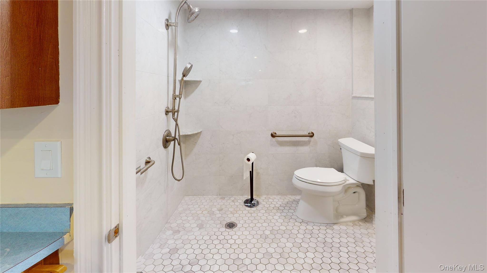 Single Family Carlls  Suffolk County, NY 11729, MLS-924804-17