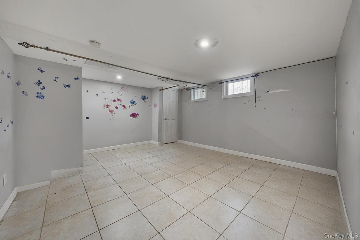 Single Family Springfield Queens, NY 11413, MLS-924808-13