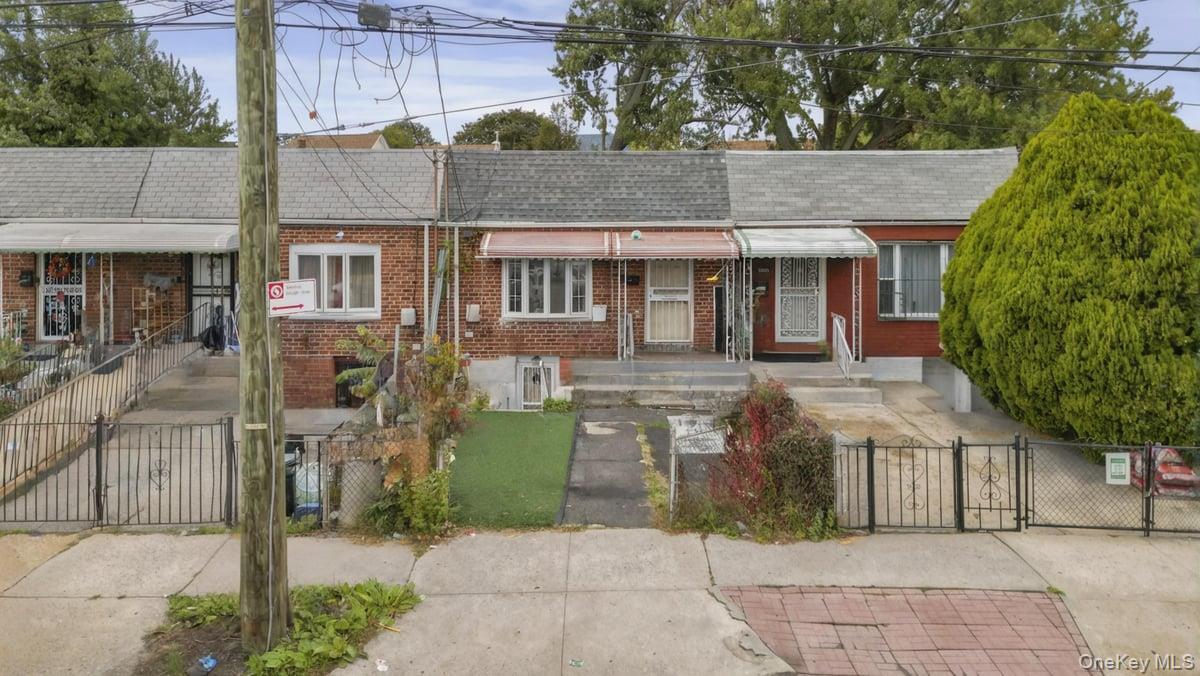 Single Family Springfield  Queens, NY 11413, MLS-924808-20