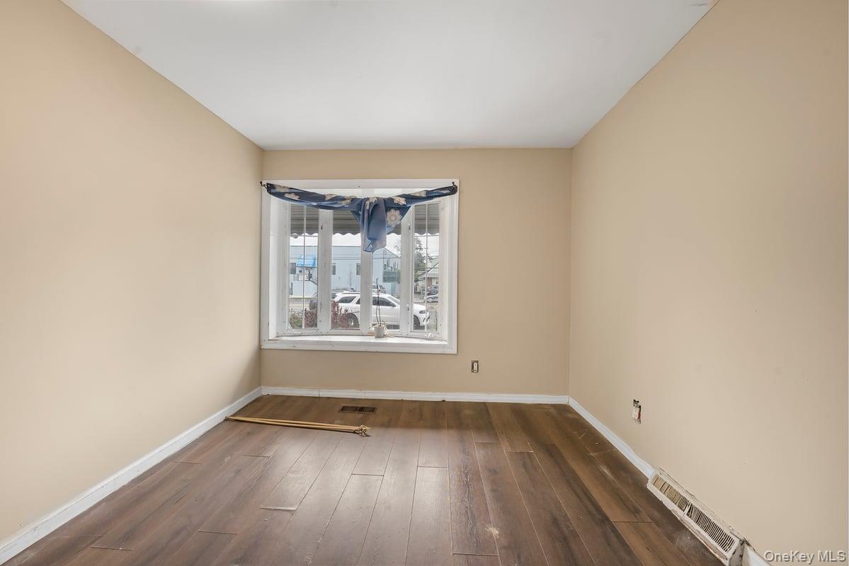 Single Family Springfield Queens, NY 11413, MLS-924808-3