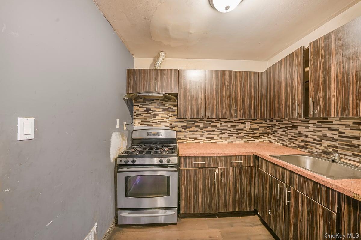 Single Family Springfield Queens, NY 11413, MLS-924808-7