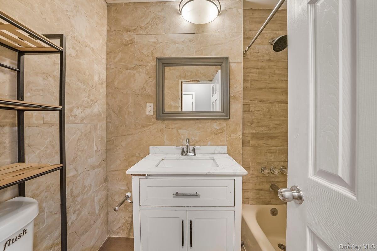 Single Family Springfield Queens, NY 11413, MLS-924808-8